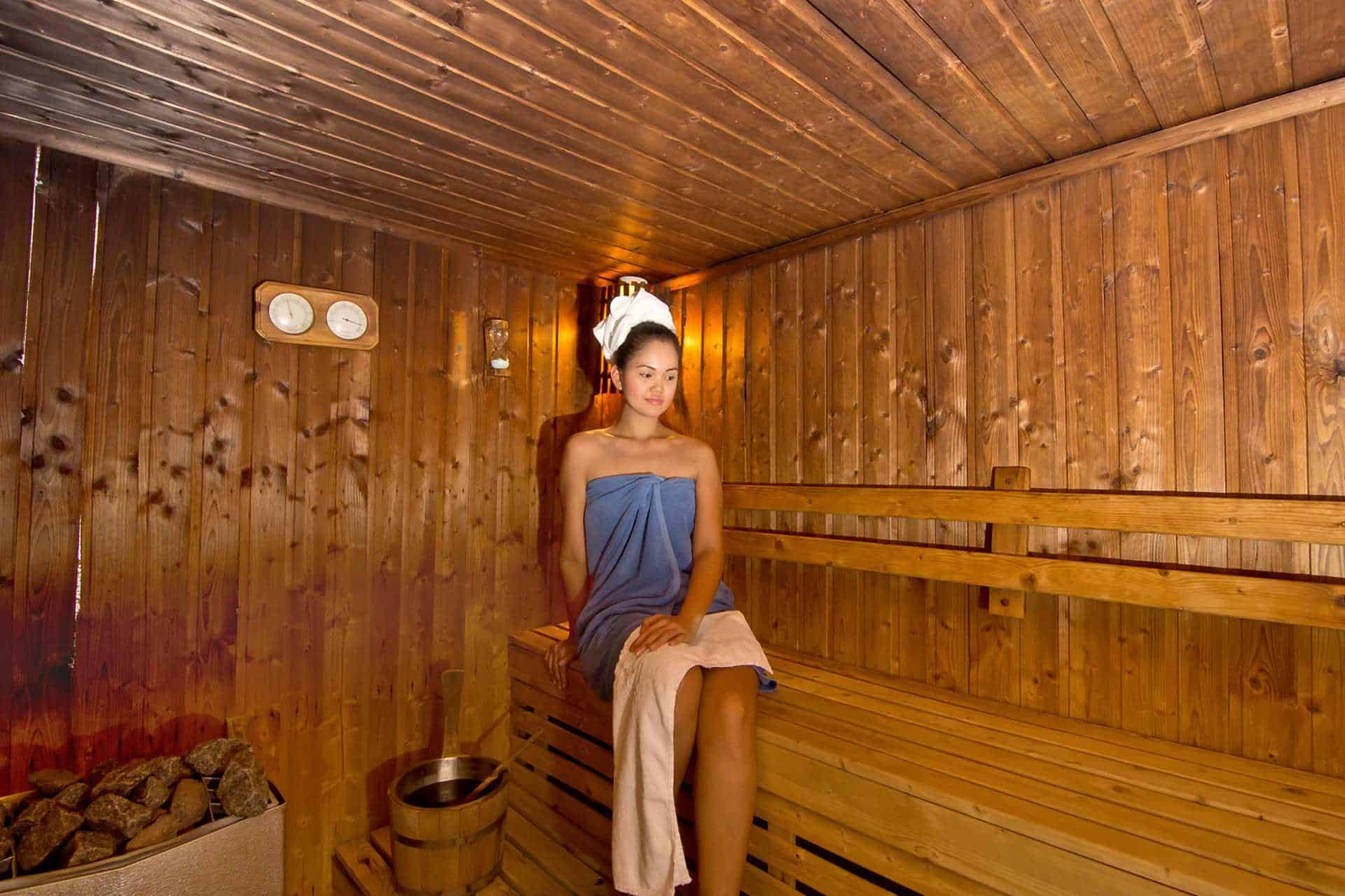 Relaxing Sauna and Steam Room