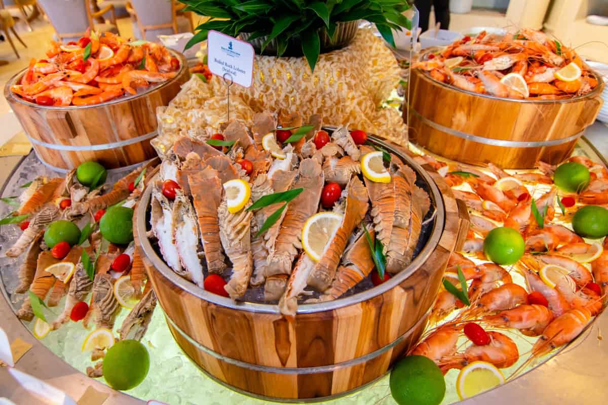 fresh seafood at buffet in pattaya hotel