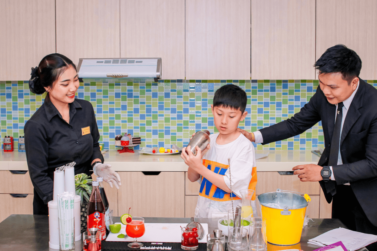 mocktail making class for kids at our pattaya family hotel